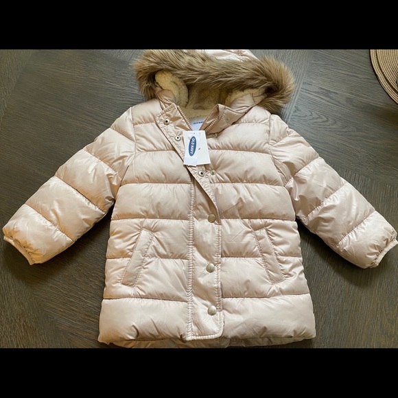 Old Navy Faux Fur Hooded Puffer Jacket - Picture 1 of 2